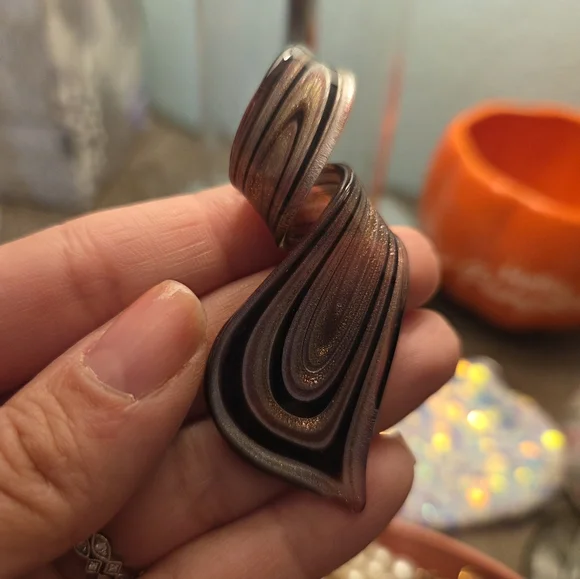 Elegant Black and Bronze/Purple Hues Necklace With Glass Pendant - Picture 12 of 12